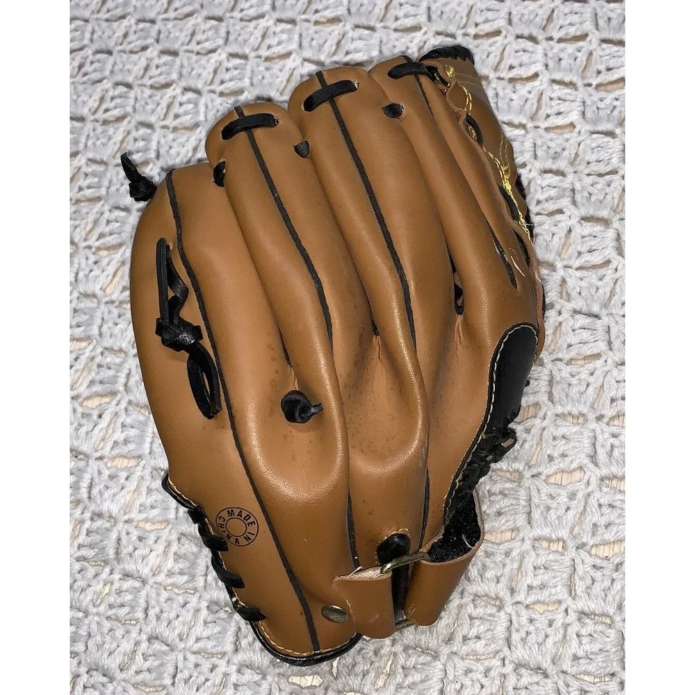 MacGregor Leather Laced Right Hand Throw 95170 10‎ Inch T Usa Ball Glove Young